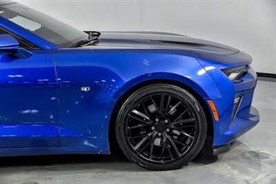 2016 Chevrolet Camaro SS   - Photo 15 - Joliet, IL 60435