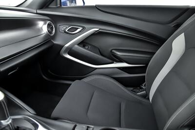 2016 Chevrolet Camaro SS   - Photo 35 - Joliet, IL 60435