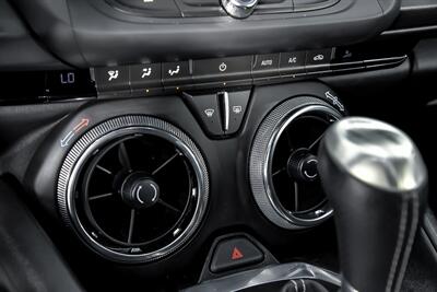 2016 Chevrolet Camaro SS   - Photo 32 - Joliet, IL 60435