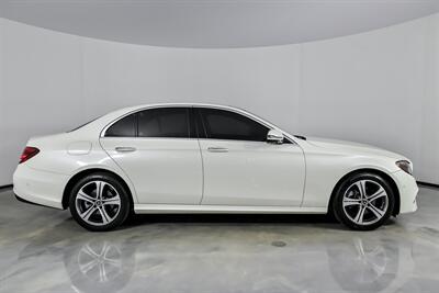 2019 Mercedes-Benz E 300 4MATIC - Photo 13 - Joliet, IL 60435