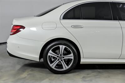 2019 Mercedes-Benz E 300 4MATIC - Photo 12 - Joliet, IL 60435