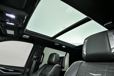 2023 Cadillac Escalade-V   - Photo 23 - Joliet, IL 60435