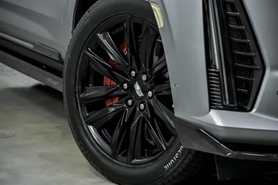 2023 Cadillac Escalade-V   - Photo 4 - Joliet, IL 60435