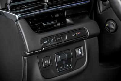 2023 Cadillac Escalade-V   - Photo 28 - Joliet, IL 60435