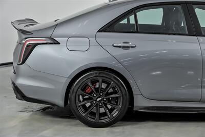 2022 Cadillac CT4-V Blackwing   - Photo 13 - Joliet, IL 60435