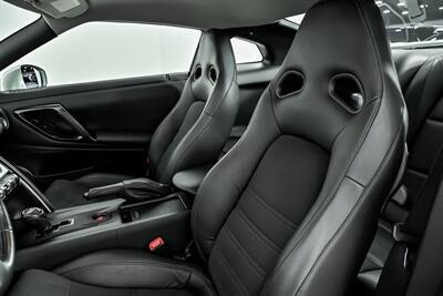 2012 Nissan GT-R Premium   - Photo 21 - Joliet, IL 60435