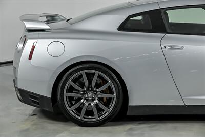 2012 Nissan GT-R Premium   - Photo 13 - Joliet, IL 60435