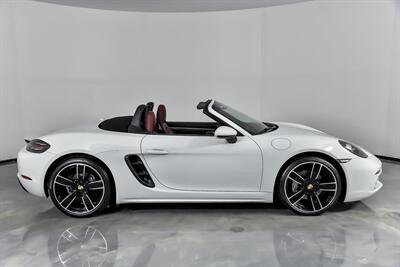 2018 Porsche 718 Boxster   - Photo 14 - Joliet, IL 60435