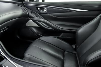 2017 INFINITI Q60 Red Sport 400   - Photo 39 - Joliet, IL 60435