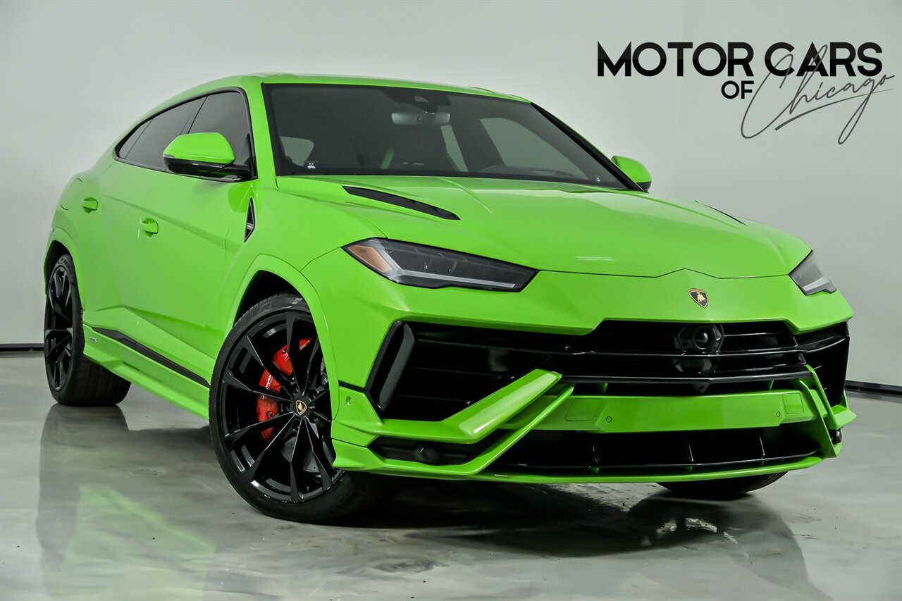 2023 Lamborghini Urus S's photo