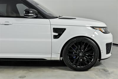 2017 Land Rover Range Rover Sport SVR   - Photo 15 - Joliet, IL 60435