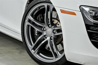 2011 Audi R8 5.2 quattro   - Photo 4 - Joliet, IL 60435