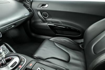 2011 Audi R8 5.2 quattro   - Photo 35 - Joliet, IL 60435