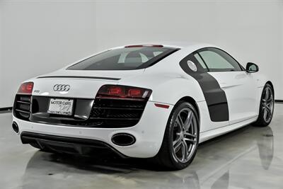 2011 Audi R8 5.2 quattro   - Photo 12 - Joliet, IL 60435