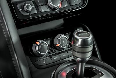 2011 Audi R8 5.2 quattro   - Photo 33 - Joliet, IL 60435