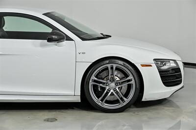 2011 Audi R8 5.2 quattro   - Photo 15 - Joliet, IL 60435