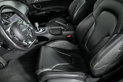 2011 Audi R8 5.2 quattro   - Photo 24 - Joliet, IL 60435
