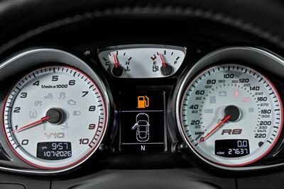 2011 Audi R8 5.2 quattro   - Photo 28 - Joliet, IL 60435