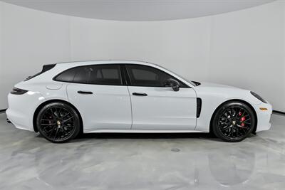 2020 Porsche Panamera GTS Sport Turismo - Photo 14 - Joliet, IL 60435