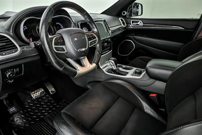 2019 Jeep Grand Cherokee SRT   - Photo 21 - Joliet, IL 60435