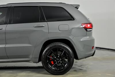 2019 Jeep Grand Cherokee SRT   - Photo 9 - Joliet, IL 60435