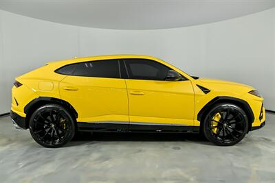 2019 Lamborghini Urus -STARLIGHT HEADLINER-CUSTOM AUDIO   - Photo 14 - Joliet, IL 60435