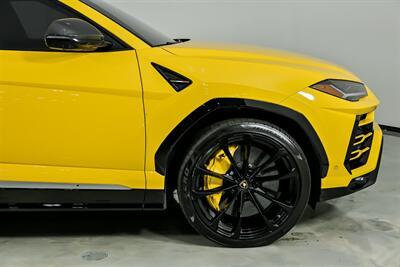 2019 Lamborghini Urus -STARLIGHT HEADLINER-CUSTOM AUDIO   - Photo 15 - Joliet, IL 60435