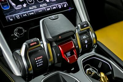 2019 Lamborghini Urus -STARLIGHT HEADLINER-CUSTOM AUDIO   - Photo 38 - Joliet, IL 60435