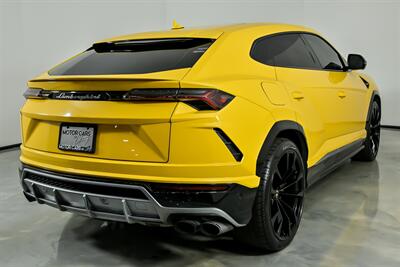 2019 Lamborghini Urus -STARLIGHT HEADLINER-CUSTOM AUDIO   - Photo 12 - Joliet, IL 60435
