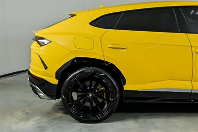 2019 Lamborghini Urus -STARLIGHT HEADLINER-CUSTOM AUDIO   - Photo 13 - Joliet, IL 60435