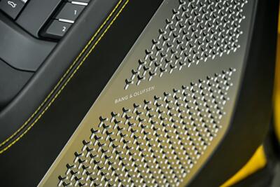 2019 Lamborghini Urus -STARLIGHT HEADLINER-CUSTOM AUDIO   - Photo 20 - Joliet, IL 60435