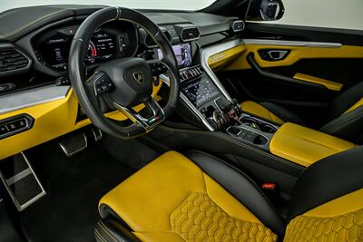 2019 Lamborghini Urus -STARLIGHT HEADLINER-CUSTOM AUDIO   - Photo 21 - Joliet, IL 60435