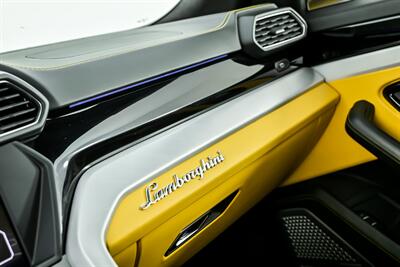 2019 Lamborghini Urus -STARLIGHT HEADLINER-CUSTOM AUDIO   - Photo 39 - Joliet, IL 60435