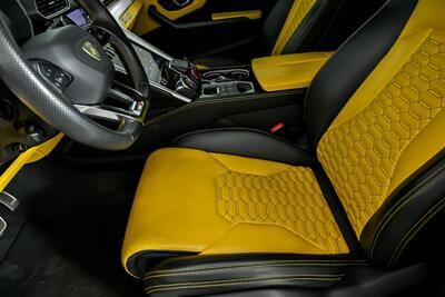 2019 Lamborghini Urus -STARLIGHT HEADLINER-CUSTOM AUDIO   - Photo 22 - Joliet, IL 60435
