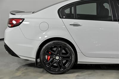 2017 Chevrolet SS   - Photo 14 - Joliet, IL 60435