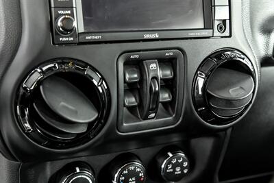 2017 Jeep Wrangler Unlimited Sahara   - Photo 29 - Joliet, IL 60435