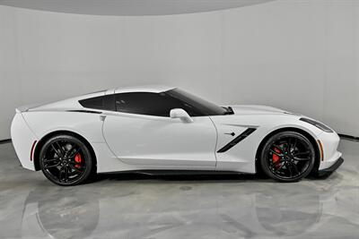 2017 Chevrolet Corvette Stingray   - Photo 13 - Joliet, IL 60435