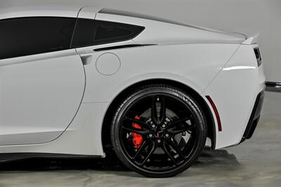 2017 Chevrolet Corvette Stingray   - Photo 8 - Joliet, IL 60435