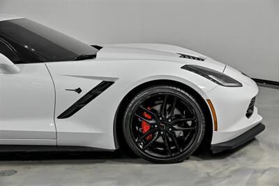 2017 Chevrolet Corvette Stingray   - Photo 14 - Joliet, IL 60435