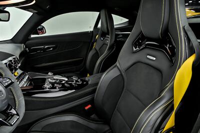 2018 Mercedes-Benz AMG GT R-HUGE $198K MSRP-CARBON CERAMICS & CARBON PACKAGE - Photo 22 - Joliet, IL 60435