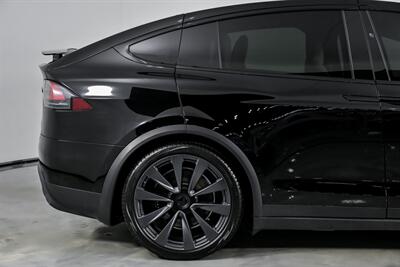 2022 Tesla Model X Plaid   - Photo 13 - Joliet, IL 60435