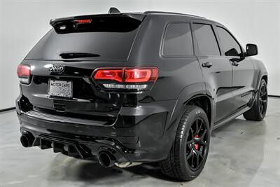 2018 Jeep Grand Cherokee SRT   - Photo 12 - Joliet, IL 60435