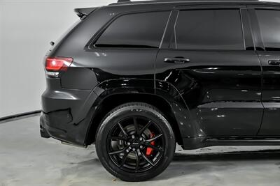 2018 Jeep Grand Cherokee SRT   - Photo 13 - Joliet, IL 60435
