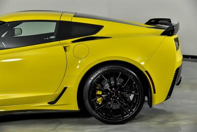 2017 Chevrolet Corvette Z06 3LZ   - Photo 8 - Joliet, IL 60435