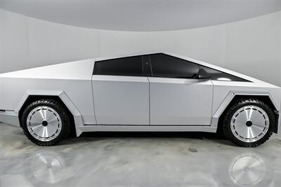 2025 Tesla Cybertruck -$30K MODS-FULL PAINT MATCH & WHEELS   - Photo 14 - Joliet, IL 60435