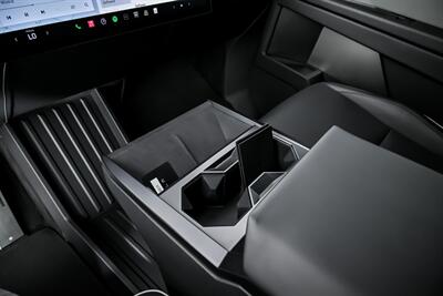 2025 Tesla Cybertruck -$30K MODS-FULL PAINT MATCH & WHEELS   - Photo 42 - Joliet, IL 60435