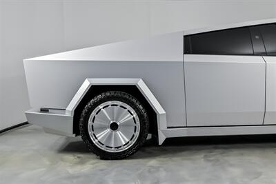 2025 Tesla Cybertruck -$30K MODS-FULL PAINT MATCH & WHEELS   - Photo 13 - Joliet, IL 60435