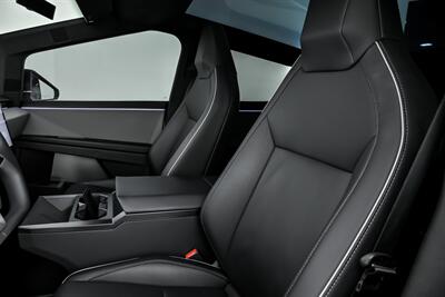 2025 Tesla Cybertruck -$30K MODS-FULL PAINT MATCH & WHEELS   - Photo 21 - Joliet, IL 60435