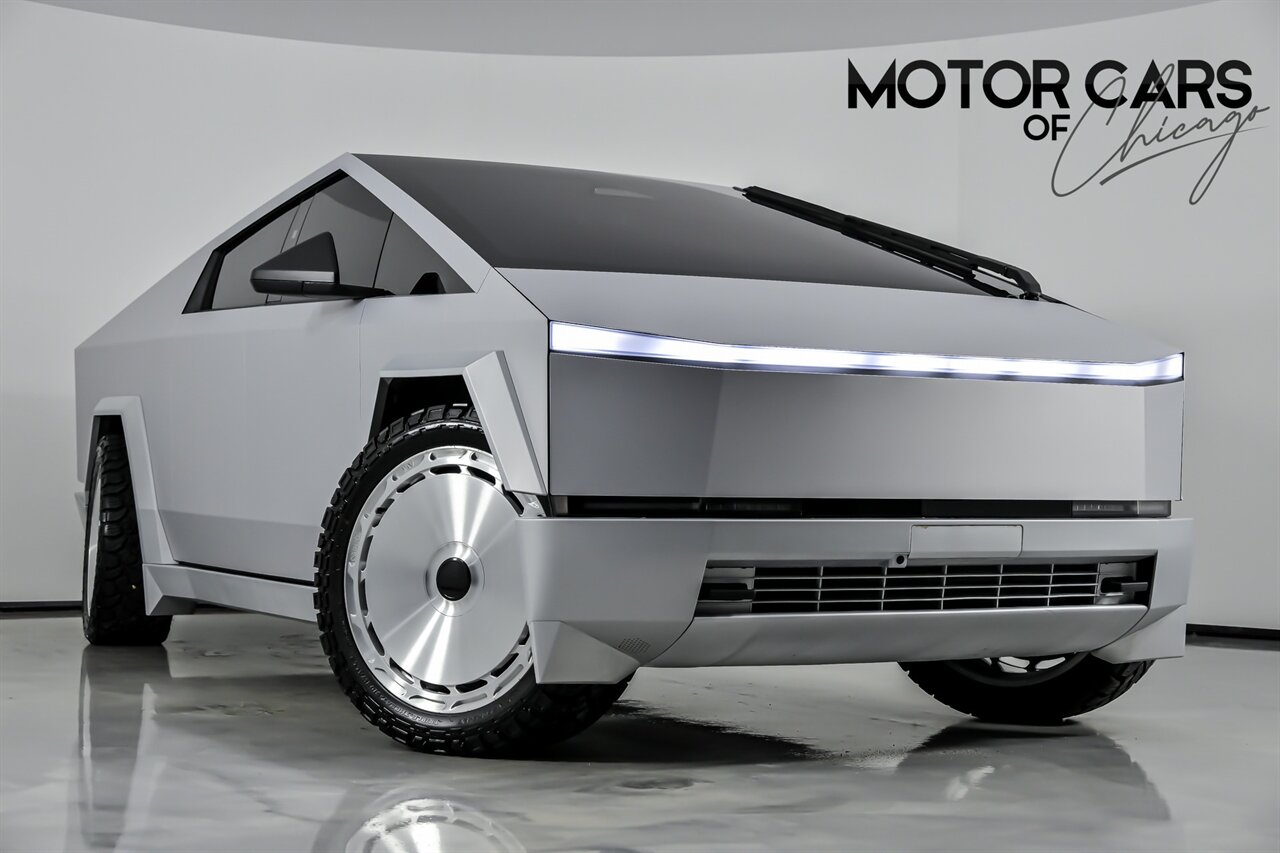 2025 Tesla Cybertruck -$30K MODS-FULL PAINT MATCH & WHEELS   - Photo 1 - Joliet, IL 60435