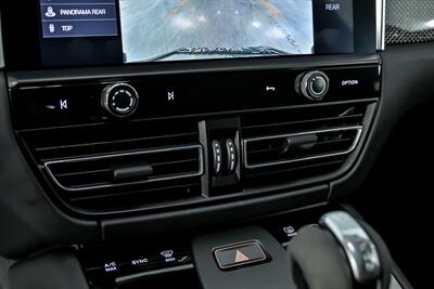 2022 Porsche Macan GTS-RARE PYTHON GREEN!   - Photo 38 - Joliet, IL 60435